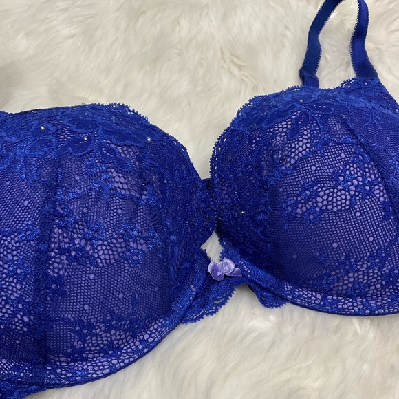 Victoria's Secret Blue and White Lace Bra with Underwire - Picture 8 of 11